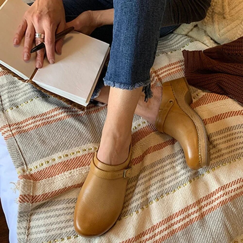 Dansko Berry Milled Burnished Mules Clogs Tan Women's Size 39 US 8.5-9